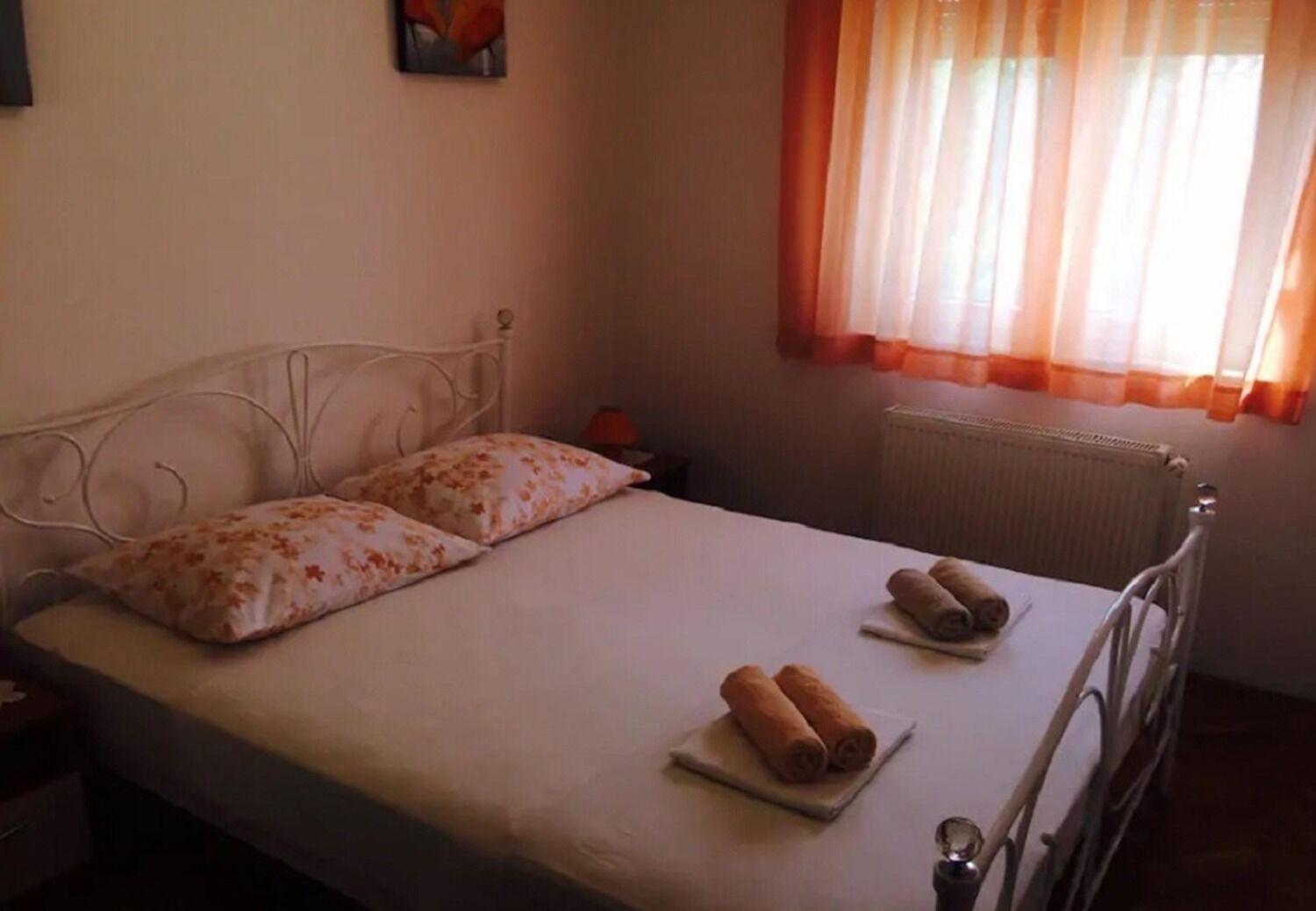 Apartments And Rooms Ognjen - Family Apartments With Free Parking Betina  Kültér fotó