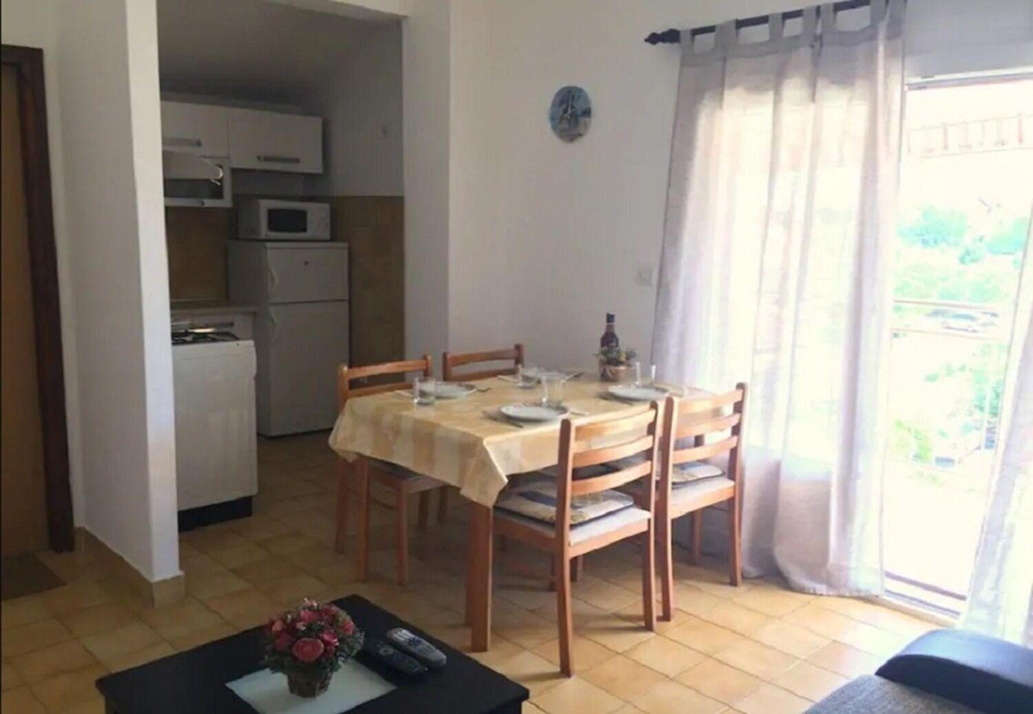 Apartments And Rooms Ognjen - Family Apartments With Free Parking Betina  Kültér fotó