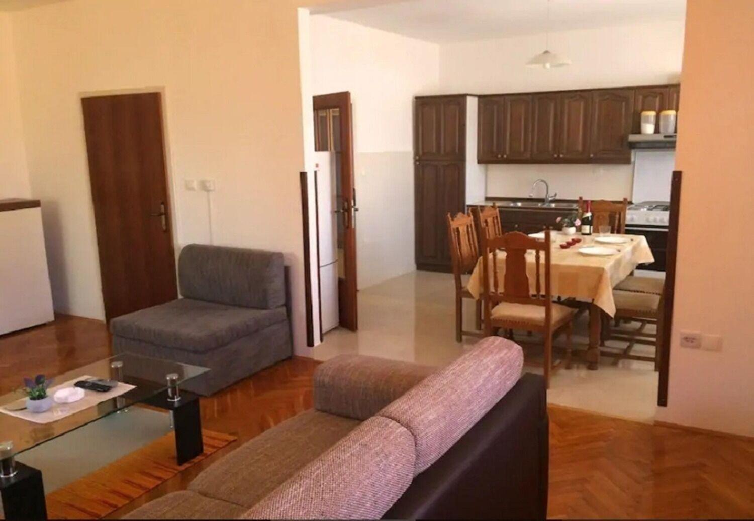 Apartments And Rooms Ognjen - Family Apartments With Free Parking Betina  Kültér fotó