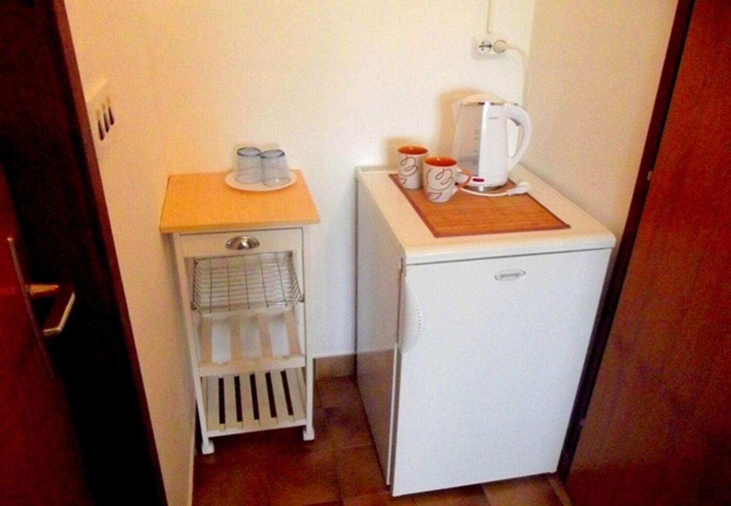 Apartments And Rooms Ognjen - Family Apartments With Free Parking Betina  Kültér fotó