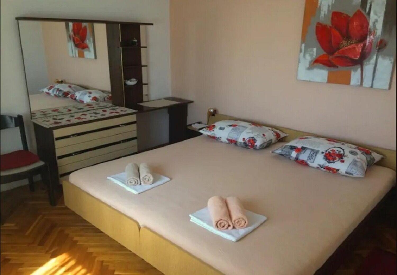 Apartments And Rooms Ognjen - Family Apartments With Free Parking Betina  Kültér fotó