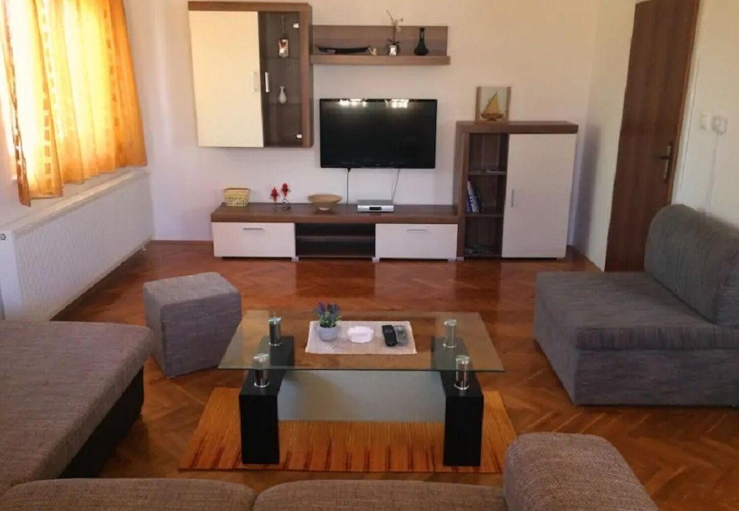 Apartments And Rooms Ognjen - Family Apartments With Free Parking Betina  Kültér fotó